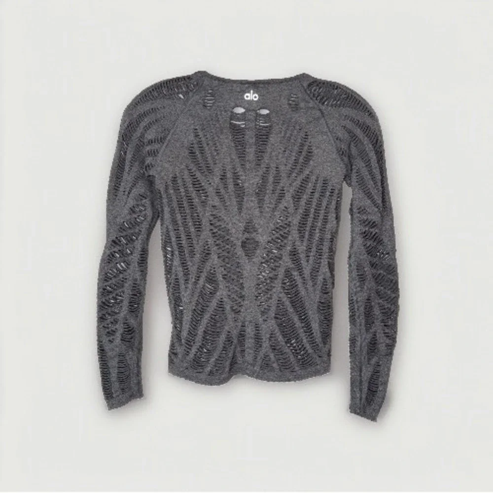 Alo Yoga Wanderer Women's Small Long Sleeve Seamless Top Gray Laser Cut Out